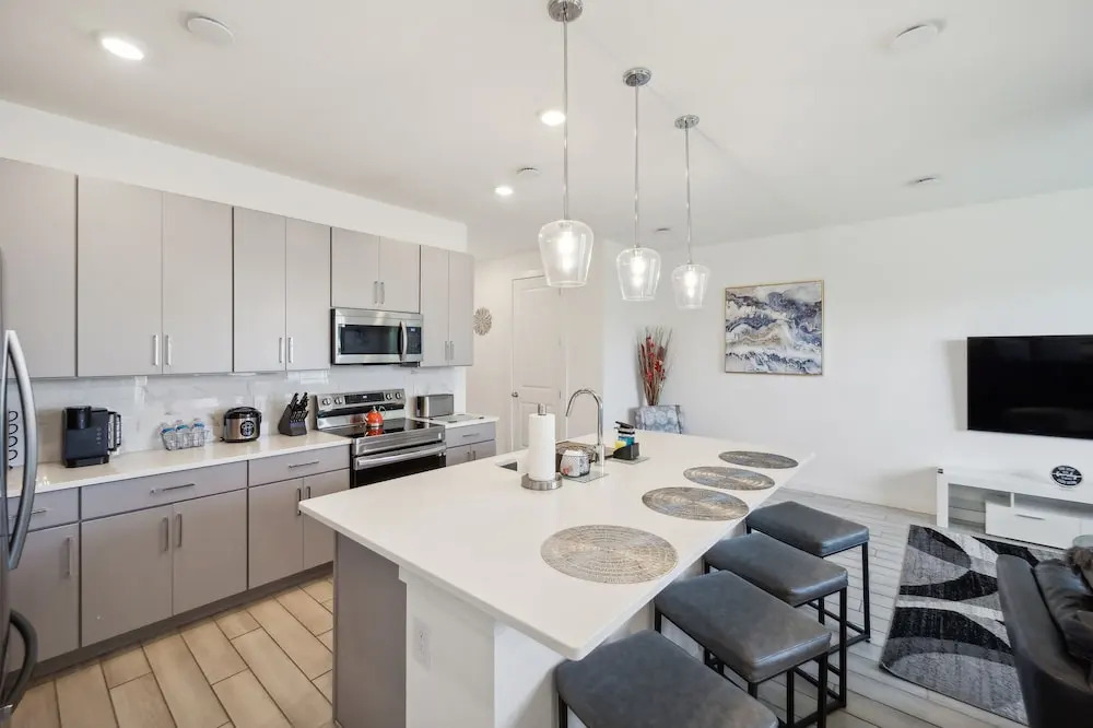 Spacious Davenport Retreat Near Disney 3 Bedroom Home