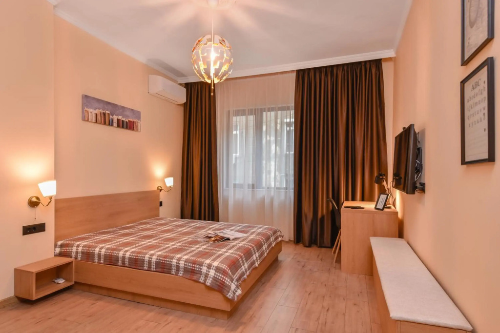 Sofia Dream Apartment - The Library - 3-BDR, 2-BTHR
