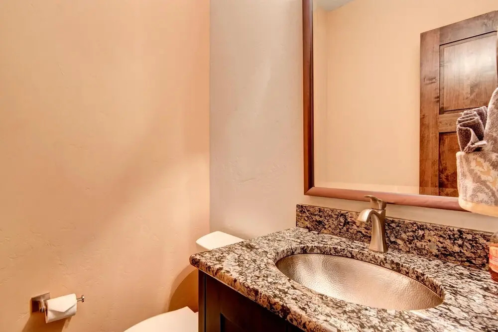 Stunning Home Main st. Walk Everywhere! Sleeps 12!