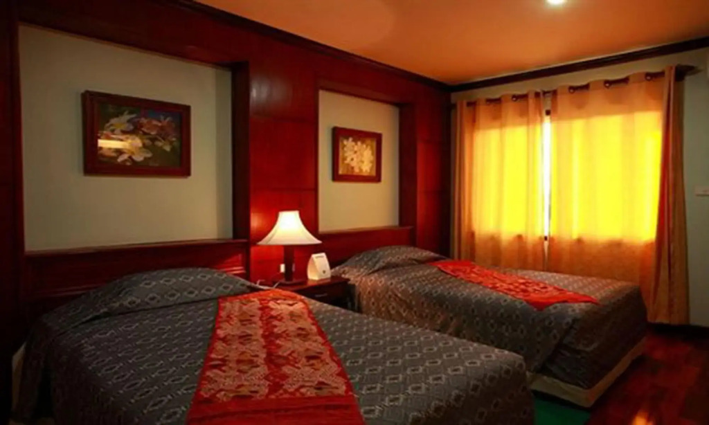 Vansana Riverside Hotel