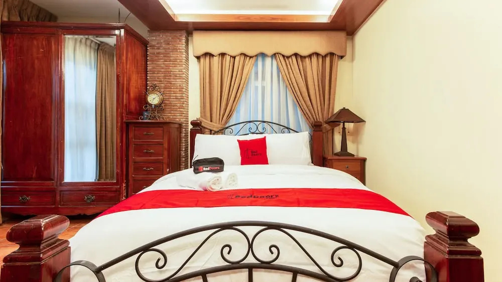 Brickwood Suites by RedDoorz