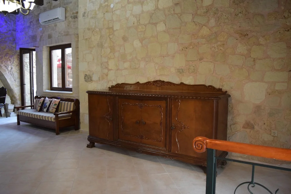 Venetian Cistern Villa , Historic Stone