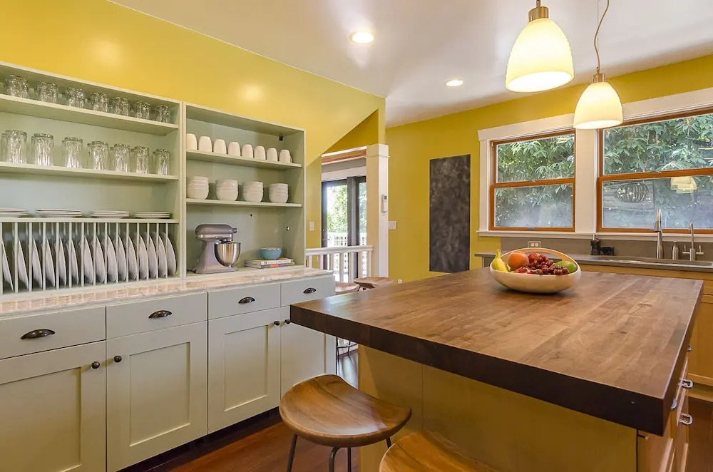 Sleeps 16 Luxurious 6BR Seattle Home