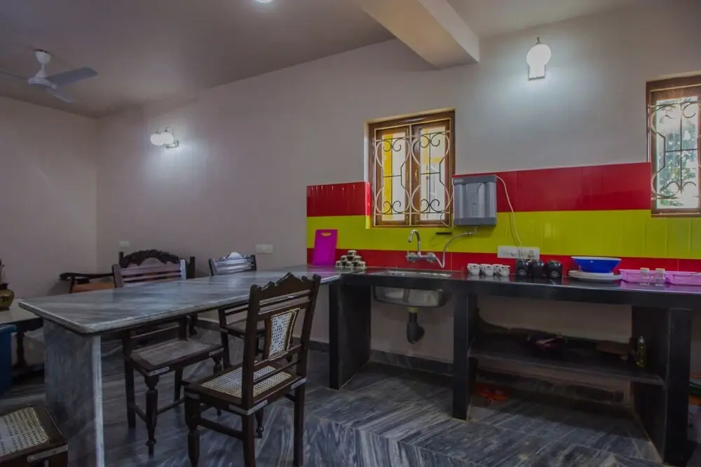 OYO 12535 Home Classic 2BHK Clova