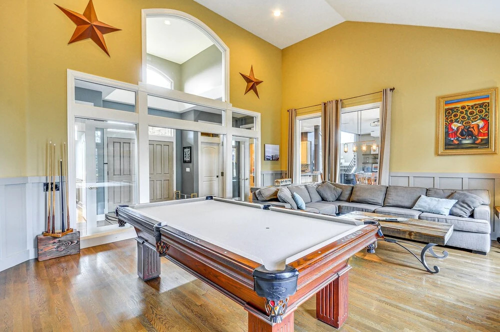 Spacious Oregon Home w/ Fire Pit & Grill!