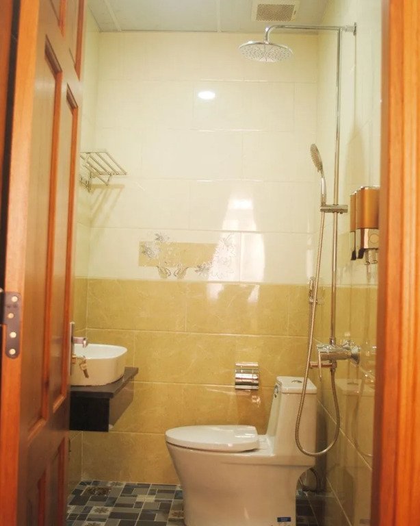 Dinh Nguyen Hotel