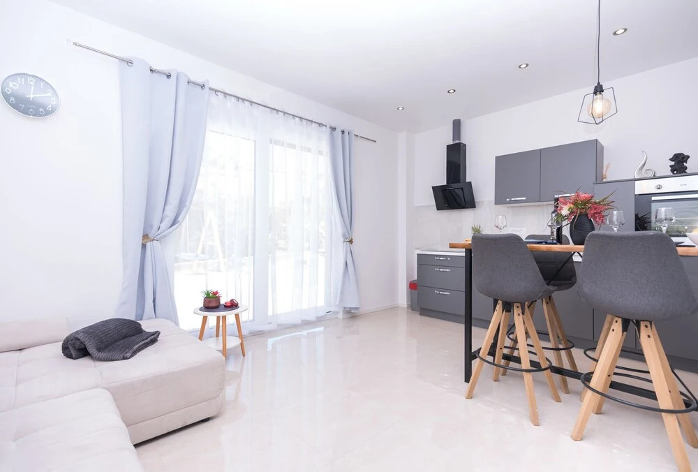 Inviting 2-bed Apartment in Podstrana