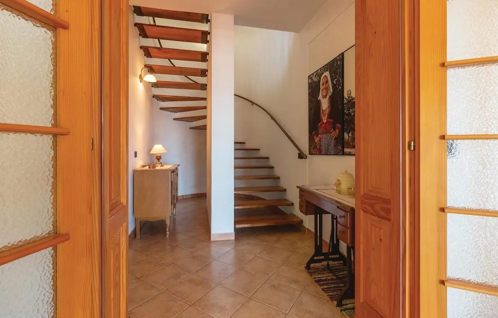 Stunning Home in Preko With 3 Bedrooms and Wifi