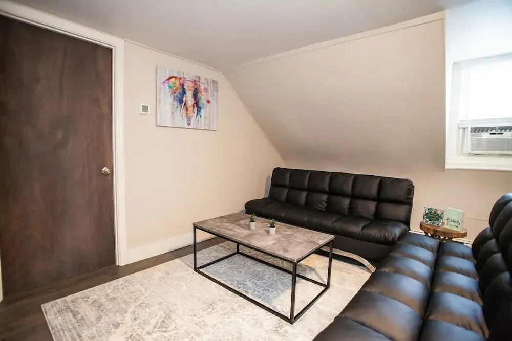 Luxury Collection-4 Bedroom 3 Full-bathroom-boston