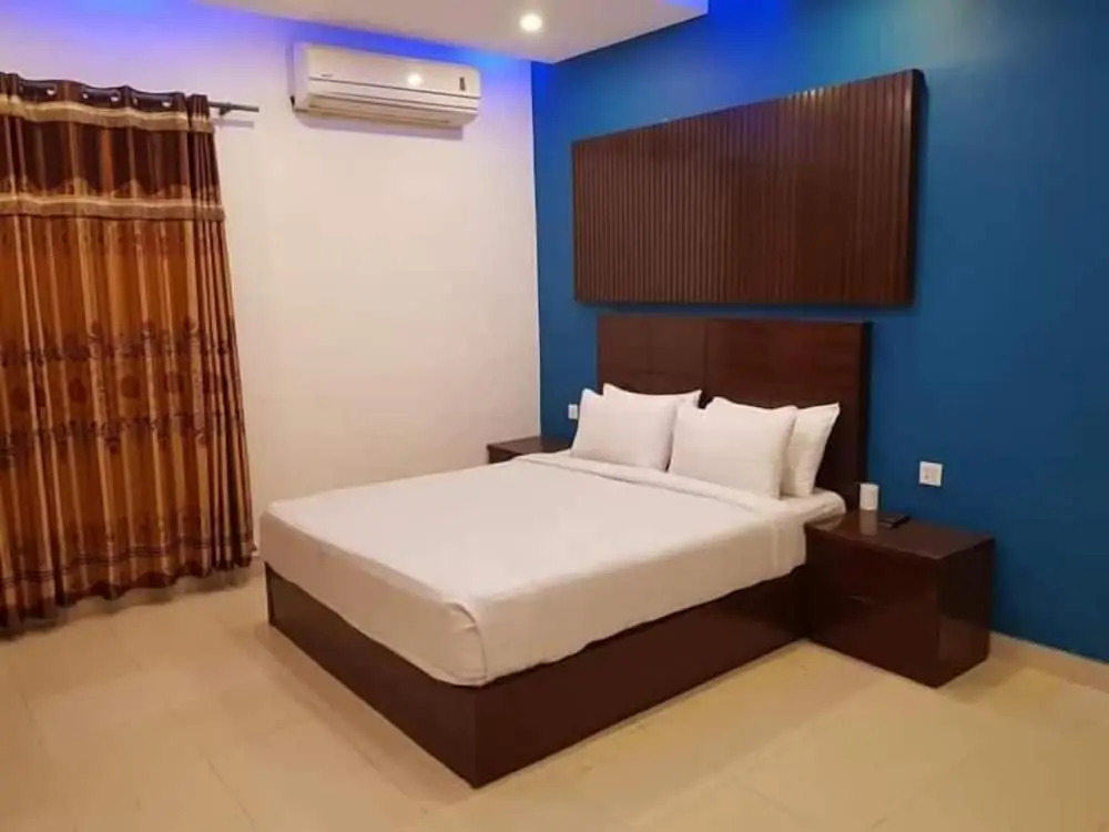 Gulberg Tower Hotel