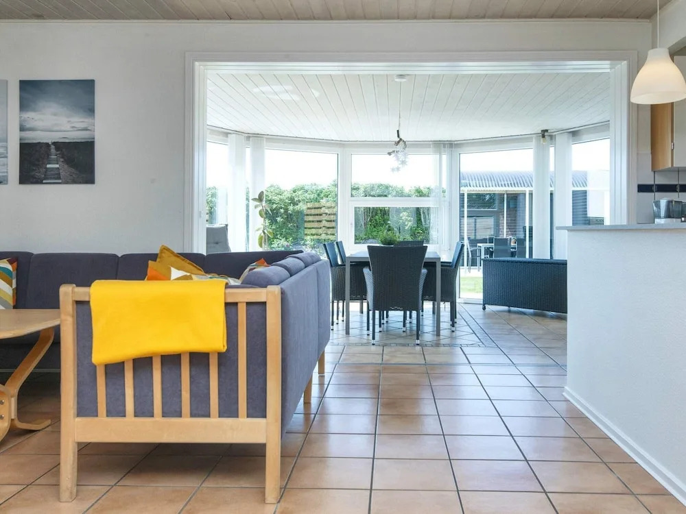 Spacious Holiday Home in Hemmet Jutland near Sea