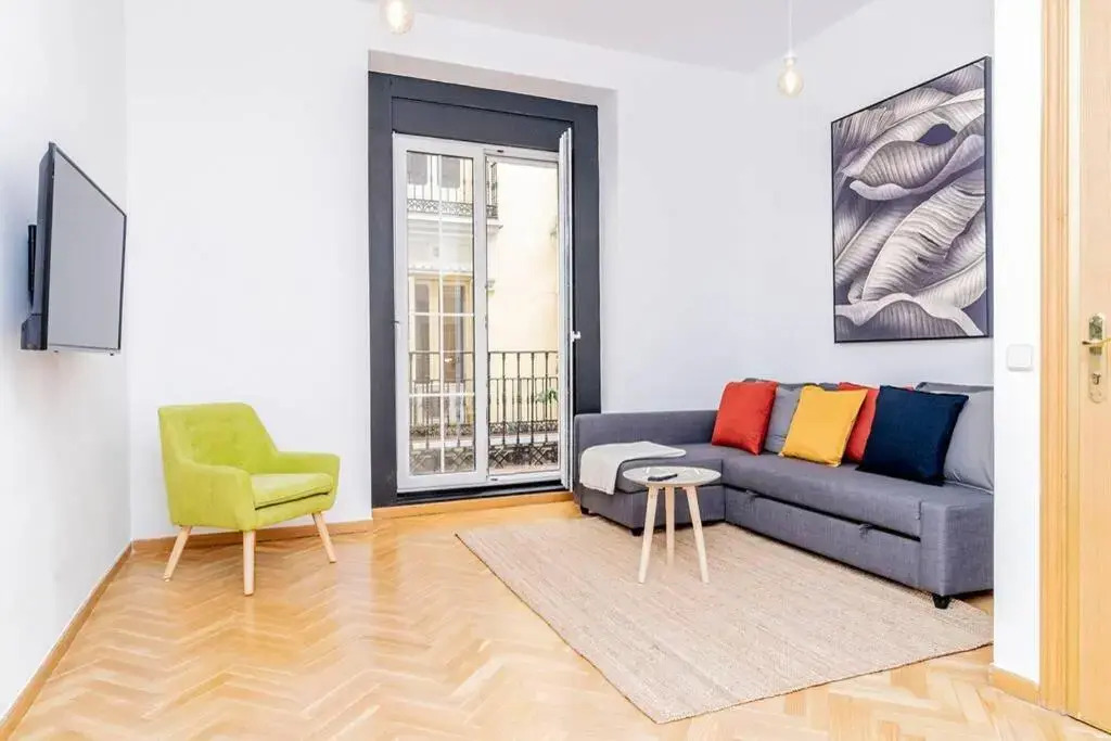 Bello Apartamento en Centro de Madrid, C/Infantas 1-3 by Batuecas