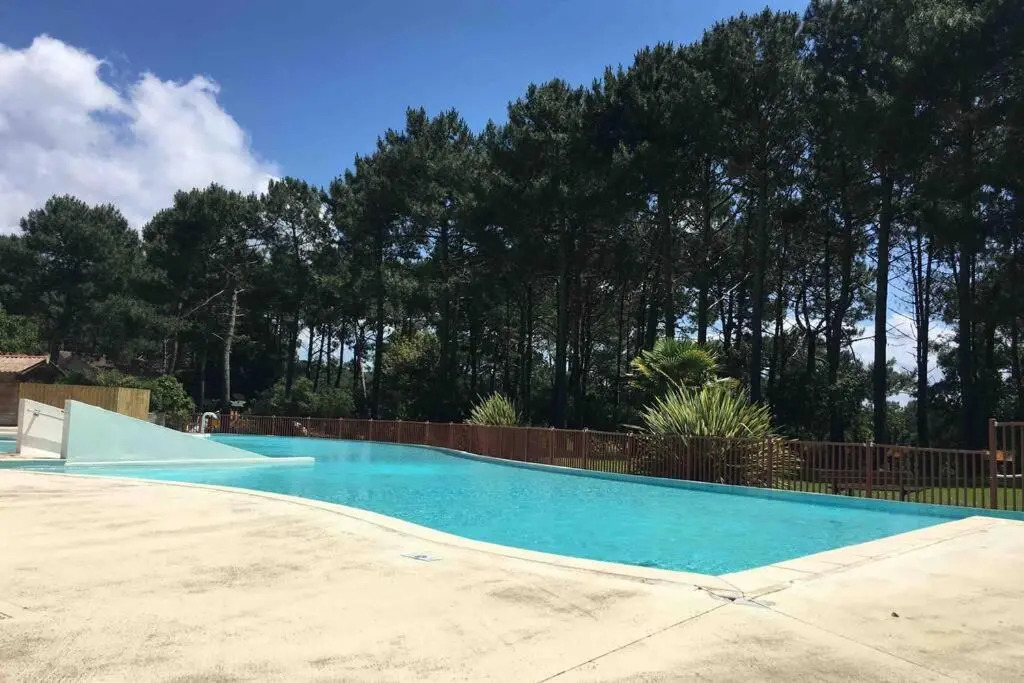 L'orée des Pins TROPICO Appartement T2 en RDC avec terrasse refait à neuf