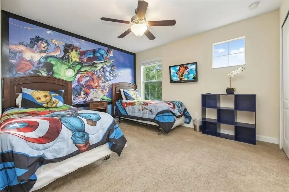 Contemporary 5 Bed 5 Bath Single Family With Upgrades