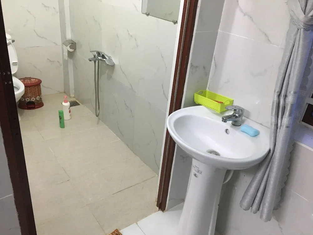 Khách sạn Ngọc Quỳnh