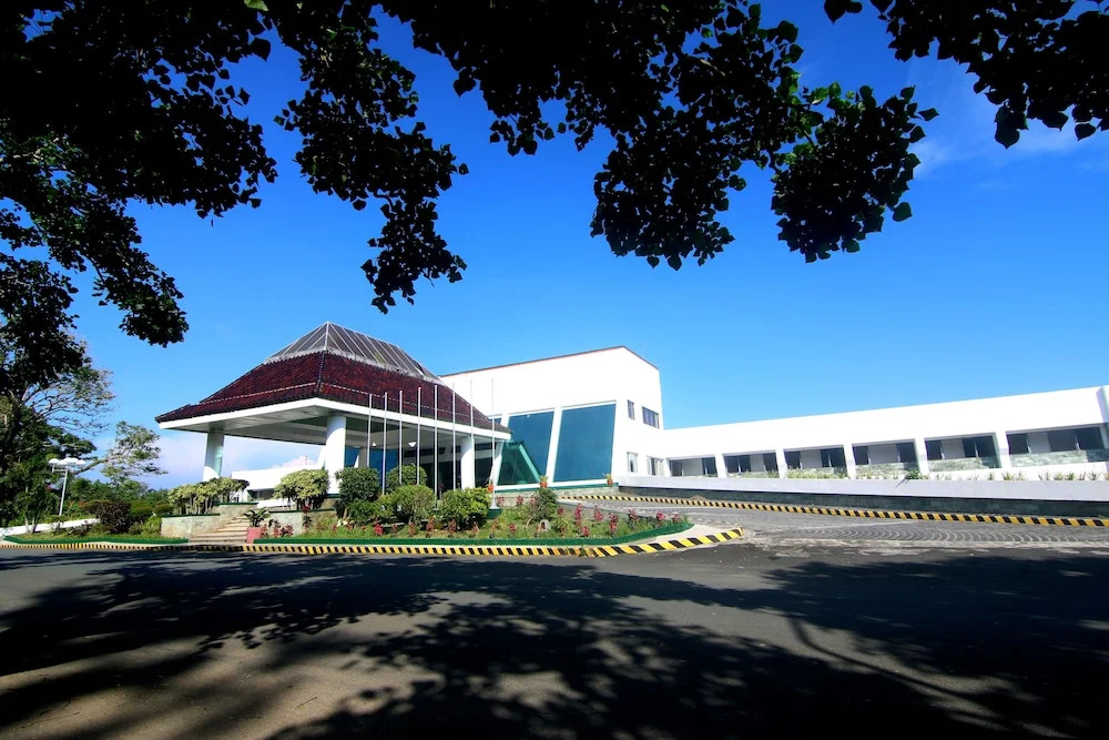 KC Hillcrest Hotel and Golf Club
