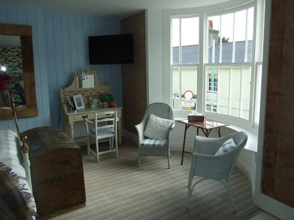 Lulworth Cove Inn