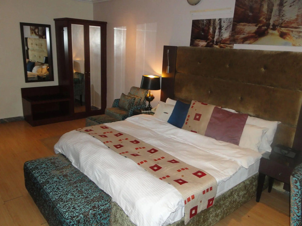 Capital Inn Plus