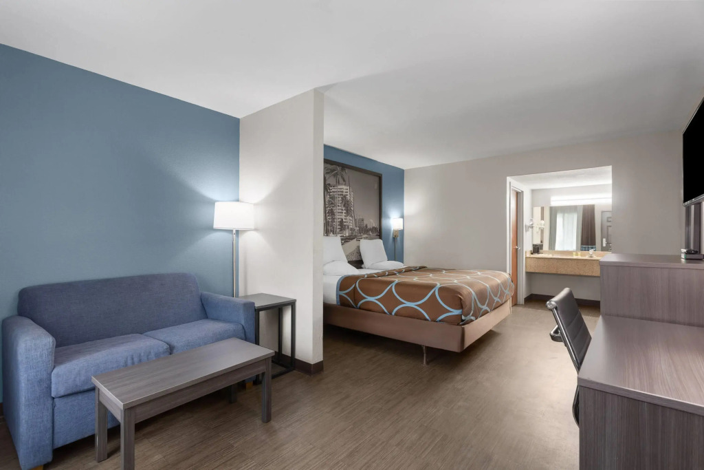 Super 8 Motel by Wyndham near Fort Lauderdale Arpt