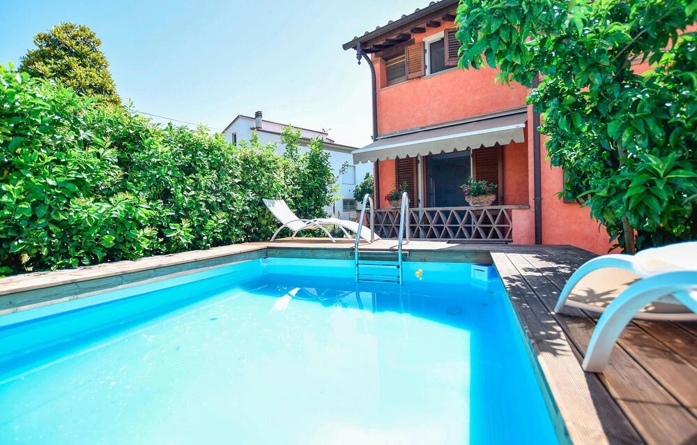 Gorgeous Home In Massarosa With Wifi