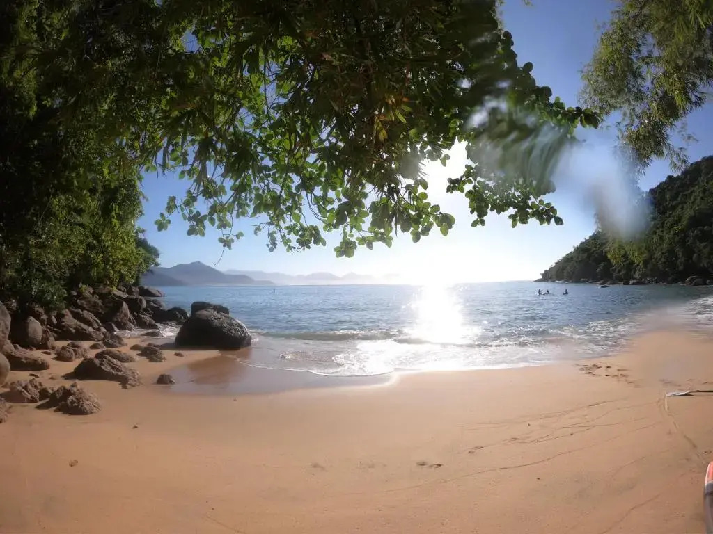APTO PERTINHO DA PRAIA - Lindo e Equipado! Internet 400mb e 3 Tvs - Completo!