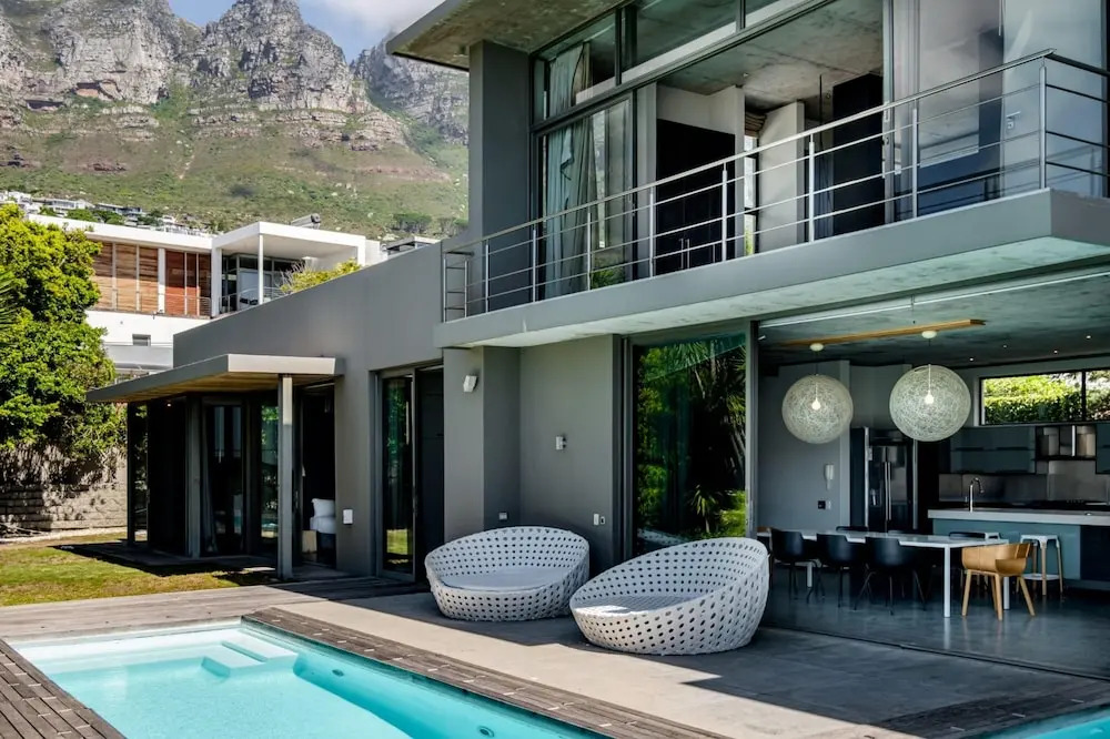 Exquisite Modern Camps Bay Villa Hove Villa