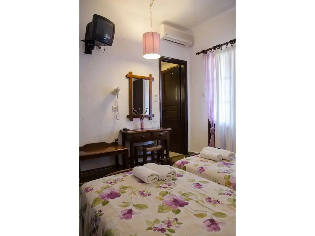 Elli Hotel