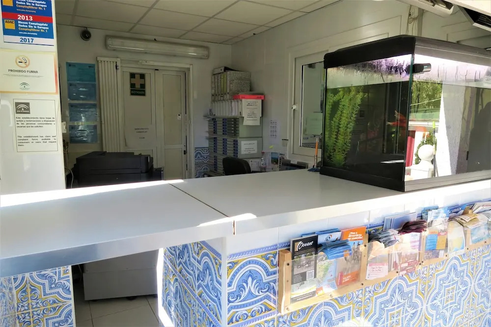 Camping & Bungalow Cueva Negra