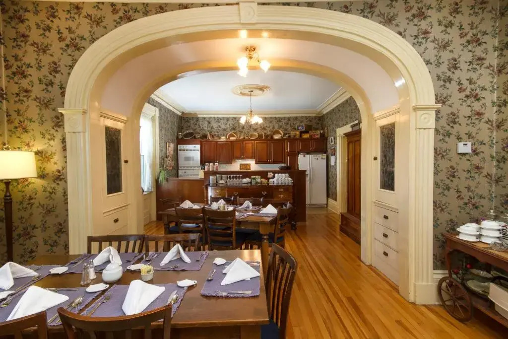 Homeport Historic Bed & Breakfast/Inn c 1858