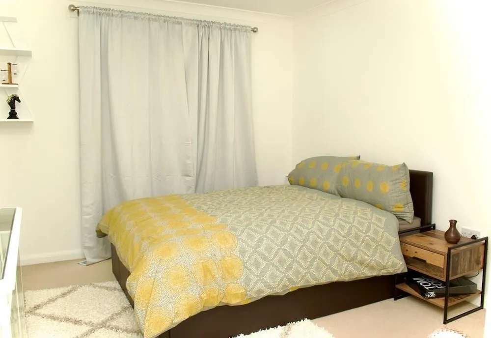 Beautiful 1-bed Apartment in Redhill