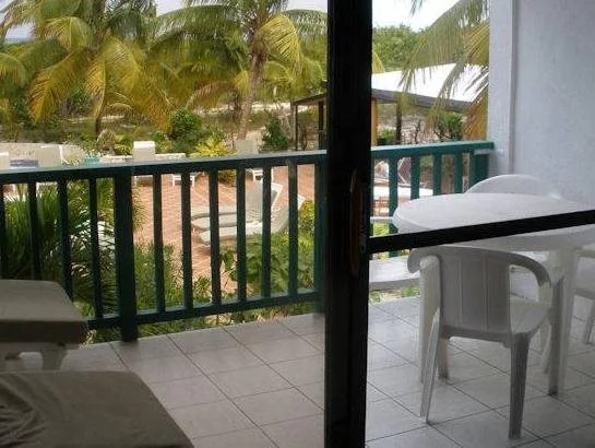 Allamanda Beach Club by RedAwning