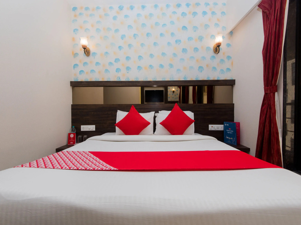 OYO 10650 Hotel Lotus Residency