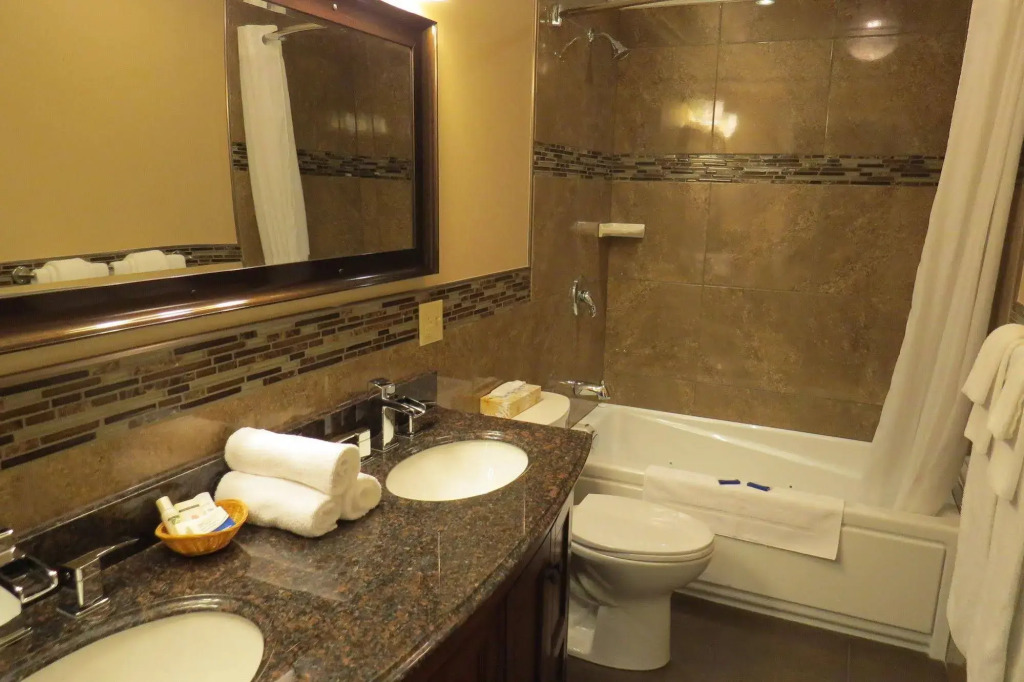 Dockside Suites