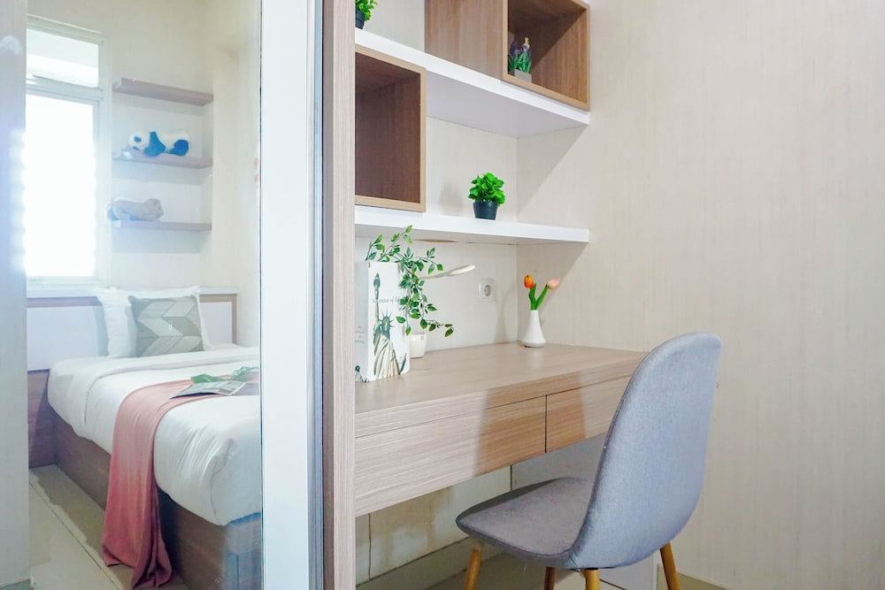 Pleasant And Relaxing 2Br Apartment Grand Kamala Lagoon