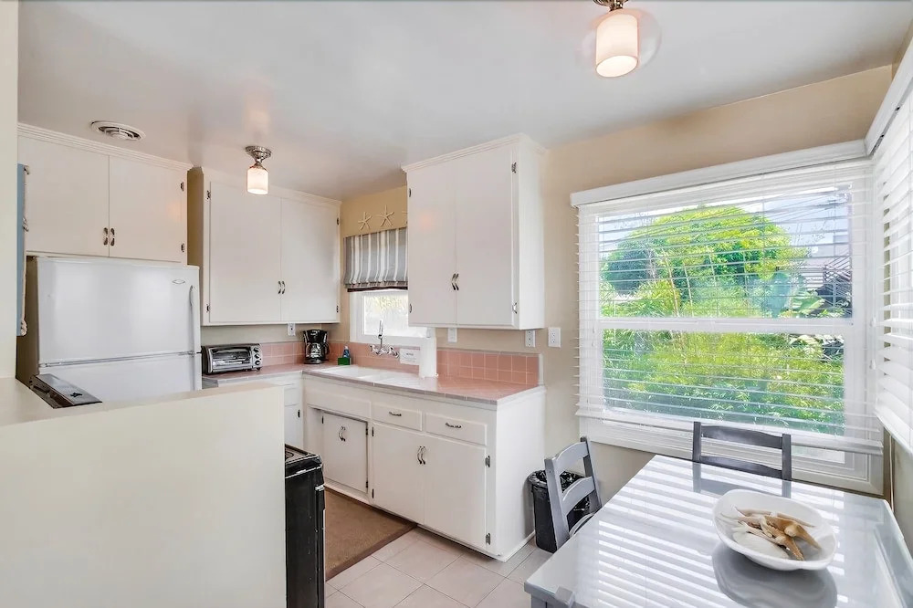 Pacific Shores I 2 Bedrooms 1 Bathroom Condo