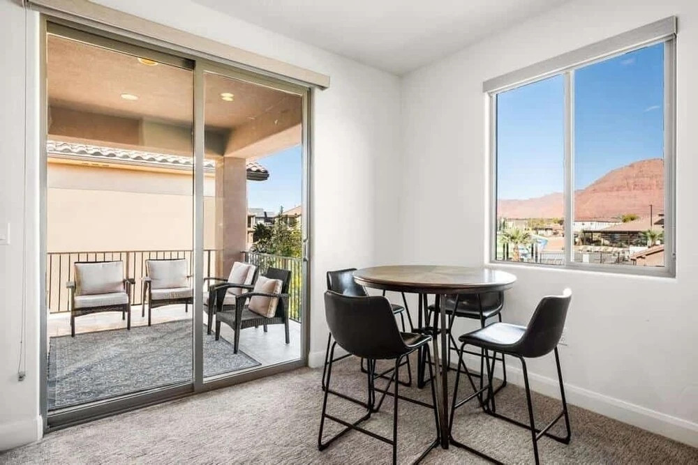 Desert Solitaire #101 6 Bedroom Townhouse