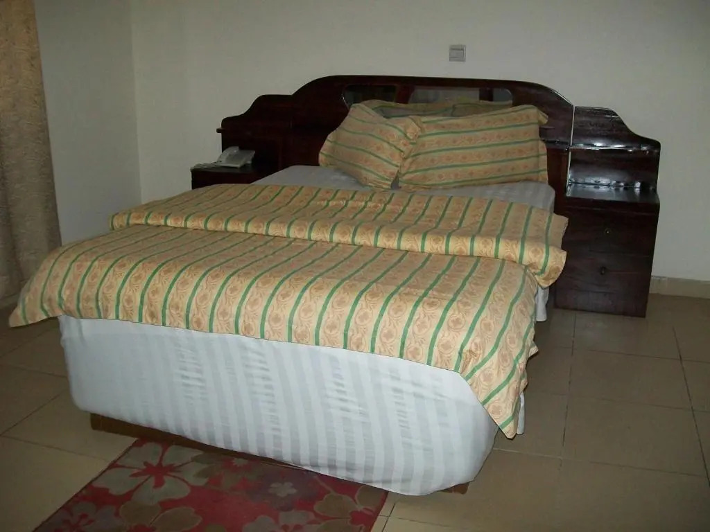 Ampomaah Hotel