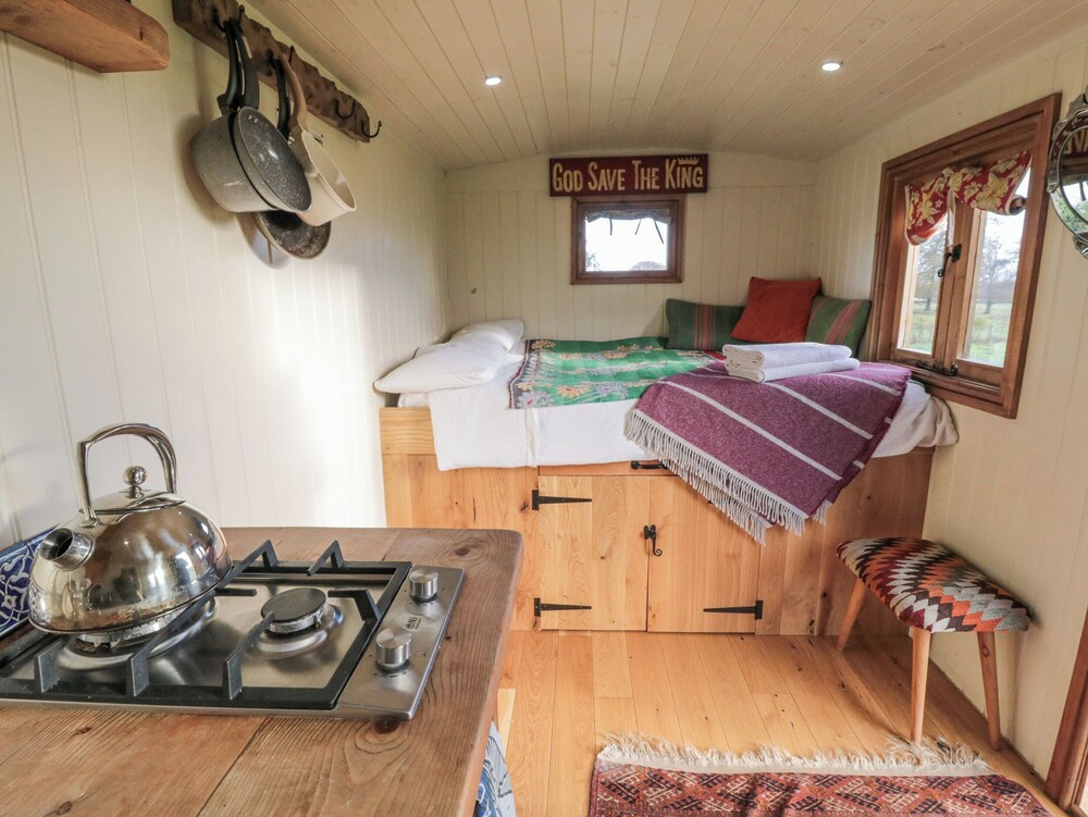 Honeysuckle Hut, Potto Grange Farm