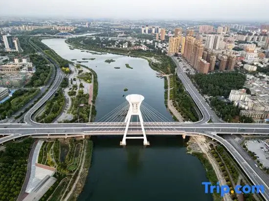 Xi'an Hotel (Dengzhou People's Park)