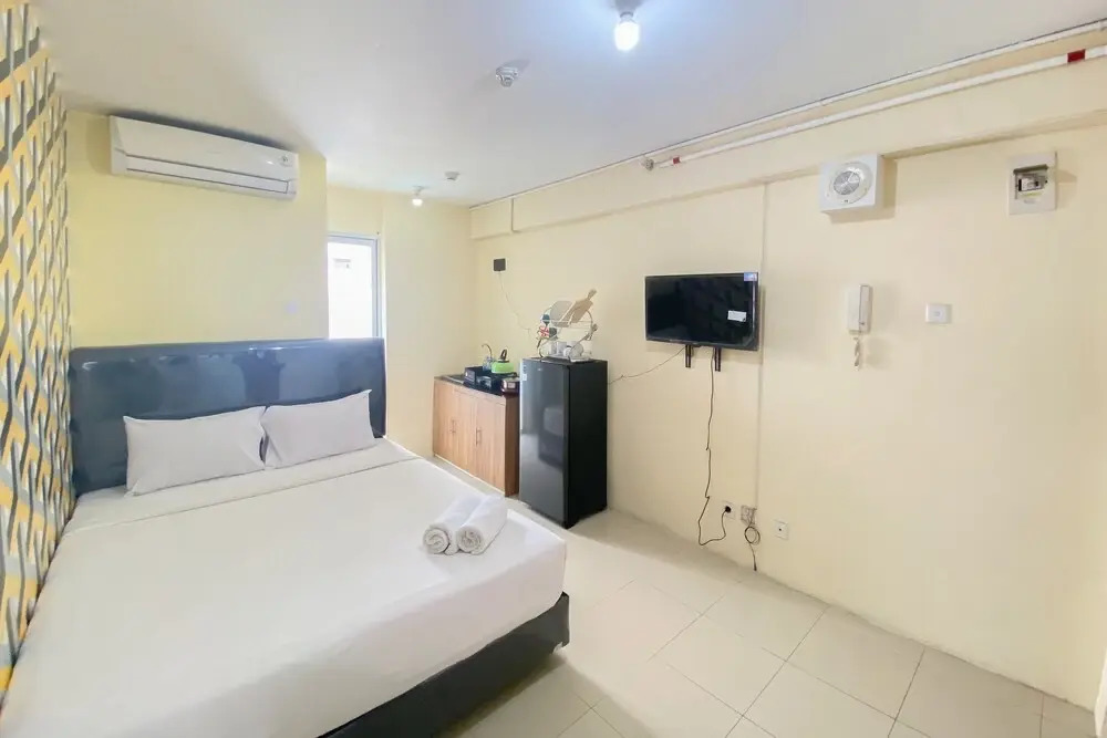 Fancy And Nice Studio At 18Th Floor Bassura City Apartment