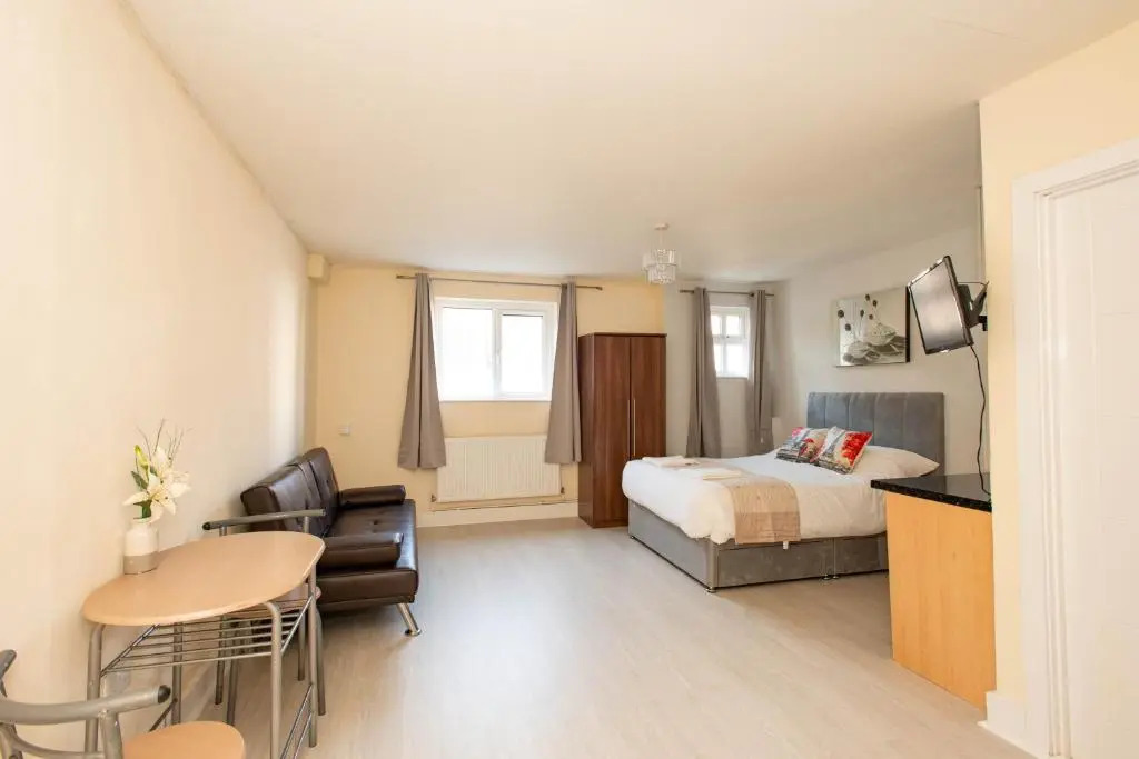 Newly Refurbished Studio, 20mins to London Bridge
