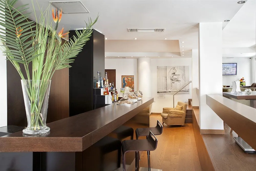 Plaka Hotel