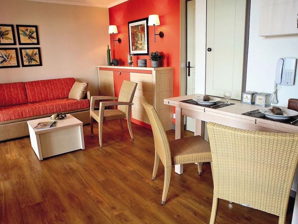 Well-kept Apartment With Dishwasher and sea View, sea at 1km