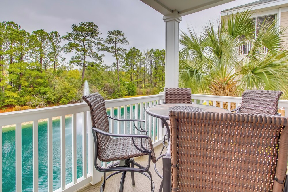 Golf Resort Condo w/ Pool in North Myrtle Beach!