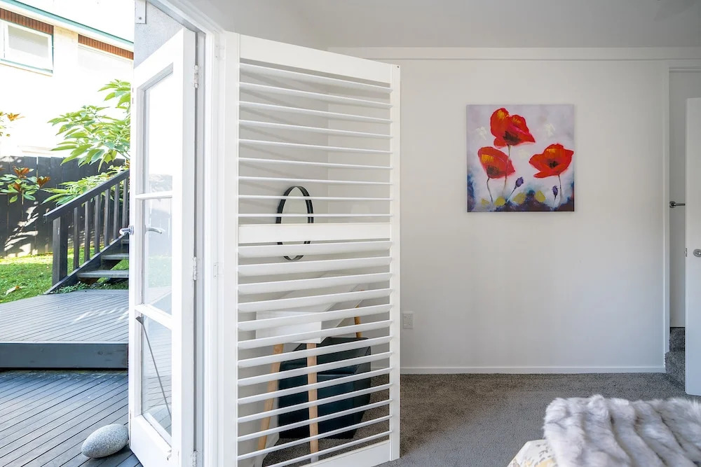 Artemis Modern 2 bedrooms unit in Castor Bay