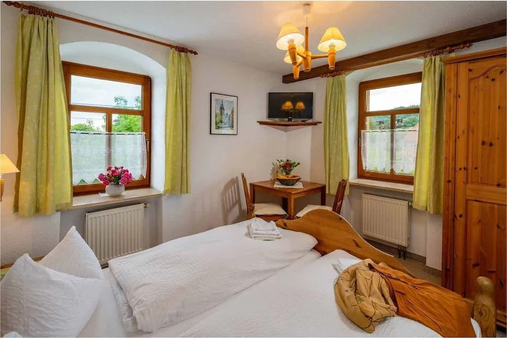 Landhotel Gut Wildberg mit Badeteich und großem Garten
