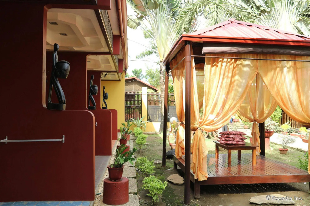 Tres Pension House