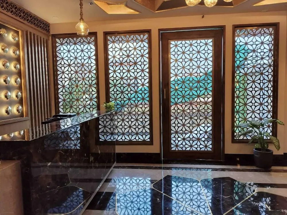 Hotel Royal Lakshmi Palace