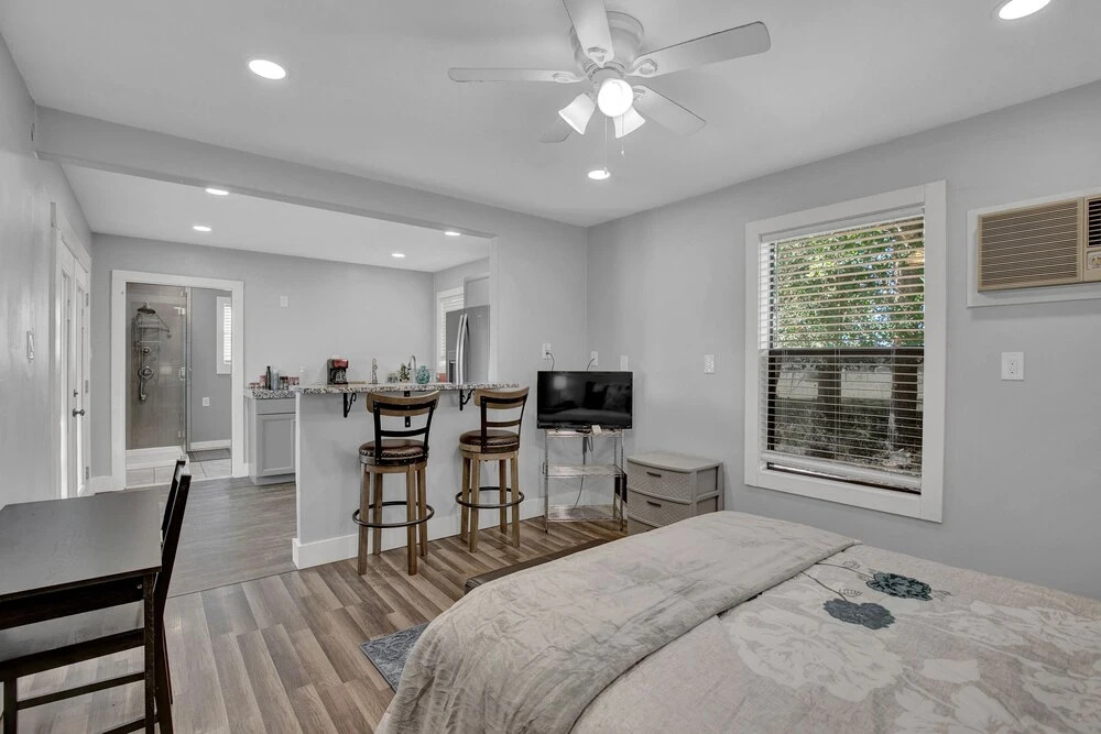 NEW Gorgeous Casita With Grill&hillcountryviews