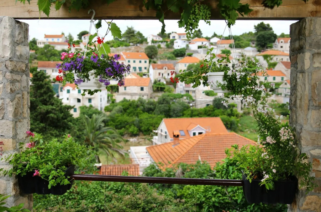 Neda - Perfect Location & Free Parking - A3
